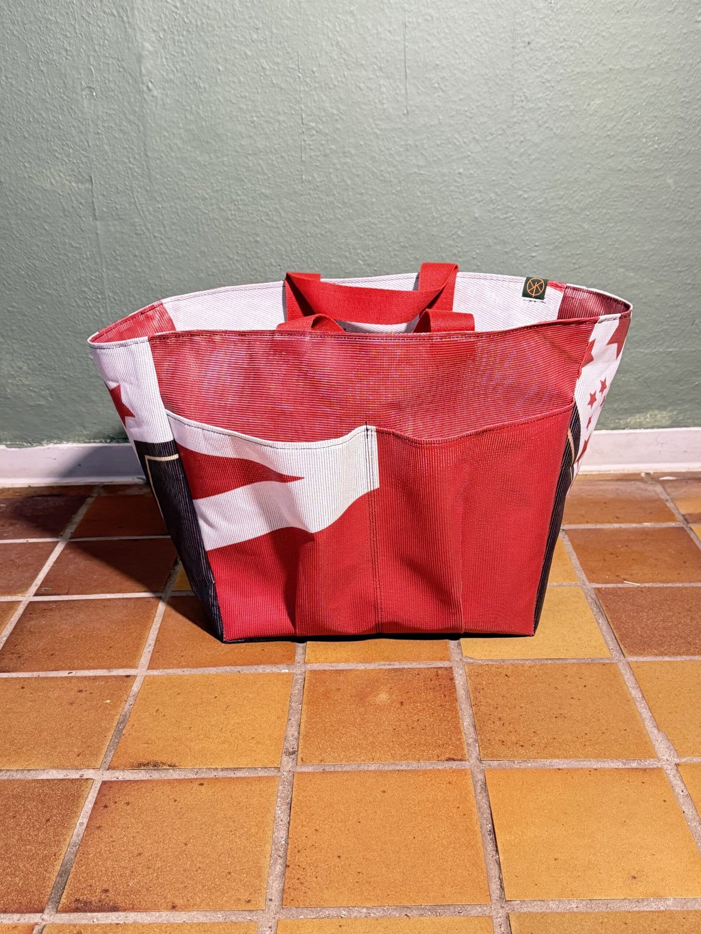 Markttasche 2.0 – Rot, Weiß, Sterne – Reißverschluss: metallisch-changierend – Bild 2