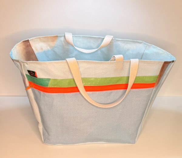 Markttasche 2.0 – Hellblau, Weiß – Reißverschluss Neonorange