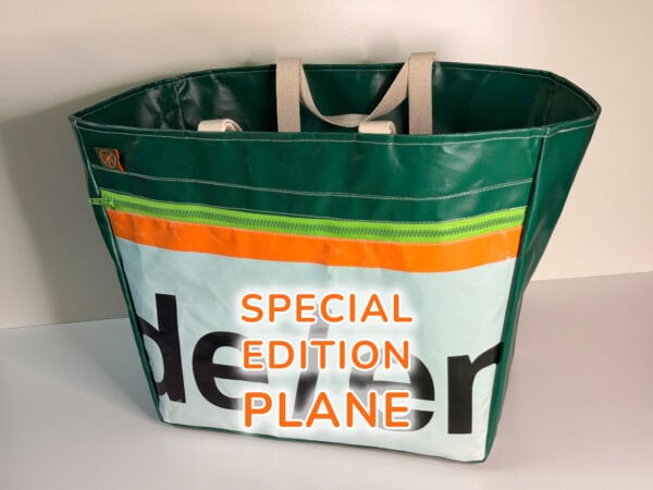 Markttasche 2.0 • <br>Special Edition Plane – Dunkelgrün, Hellblau, Hellgrün, etwas Schwarz  – Reißverschluss Neongrün