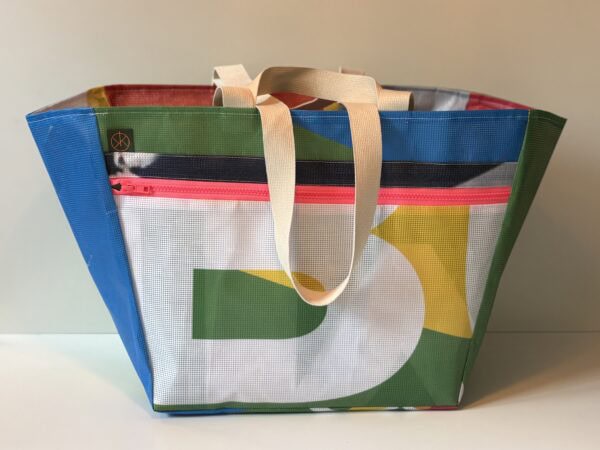 Markttasche 2.0 – Leuchtendgrün, Blau, Weiß, Gelb, Schwarzgrau, Lila mit neonpinkem Reißverschluss & naturfarbenem Gurtbändern